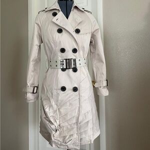 Burberry Women’s Trench Coat - Size M - NWT